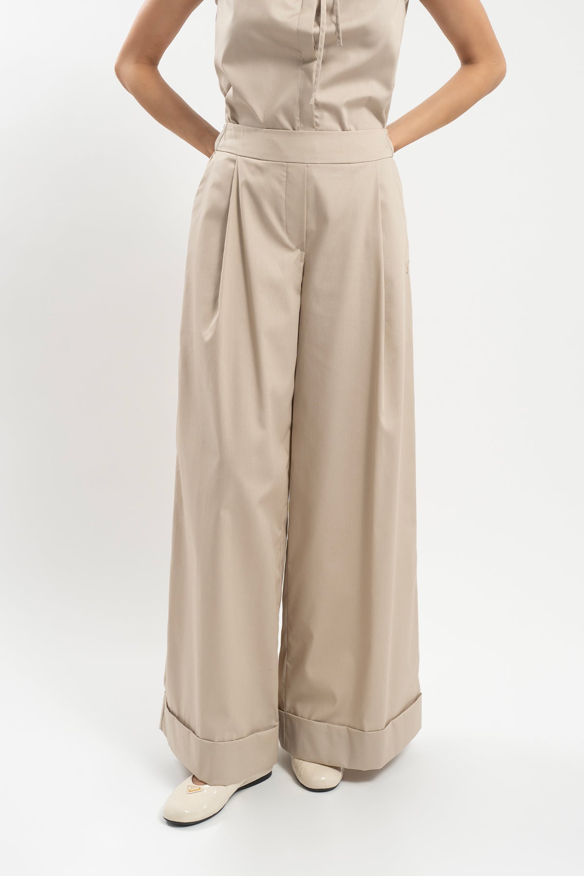 Color 37 - 3 - KARLOTTA_37_03.jpg