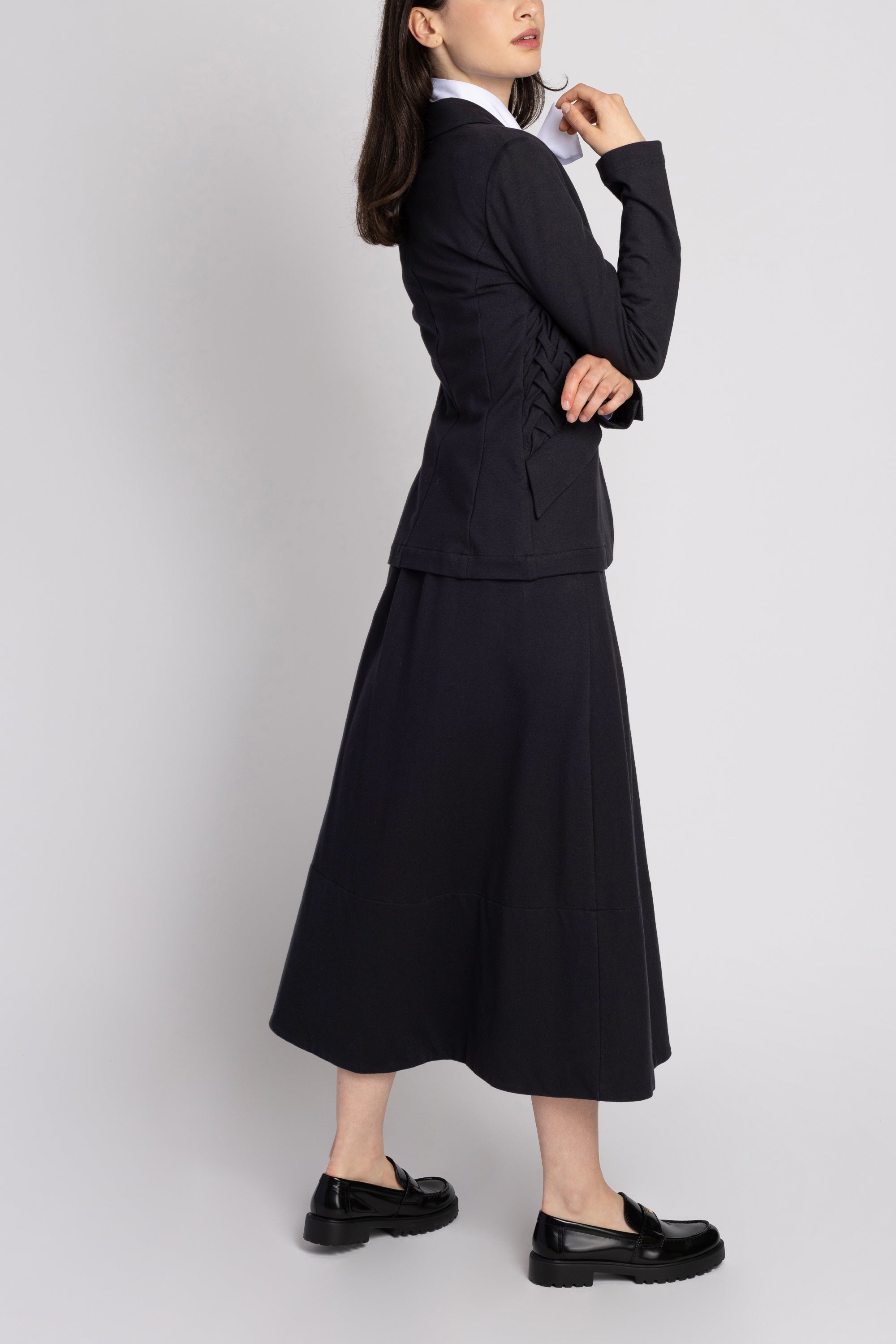 Color 01 - 3 - MERIT_01_02.jpg